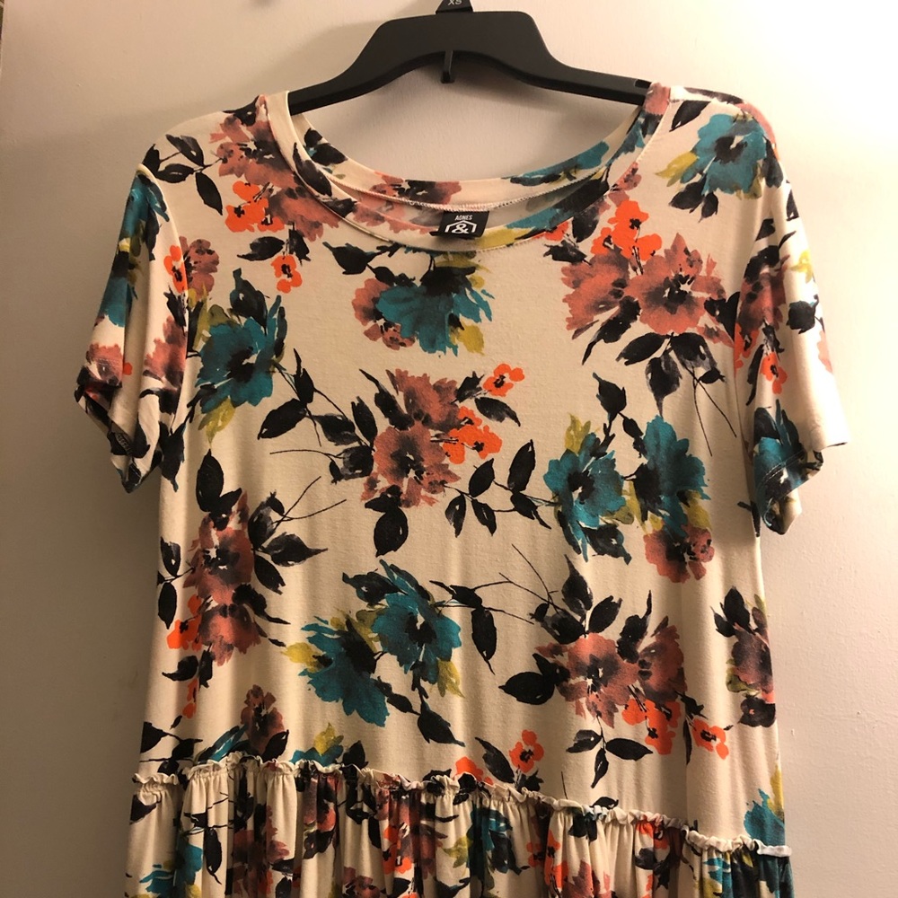 Agnes and Dora short sleeve shirt with ruffle trim